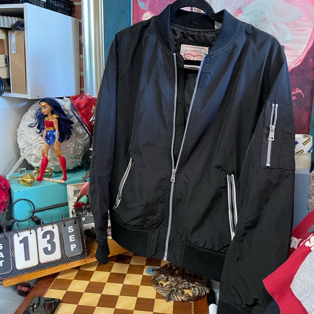 Levi’s bomber jacket never worn
